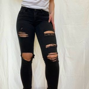 Ripped Capri black jeans